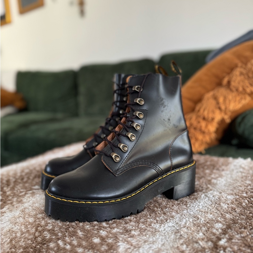 Dr. Martens Leona Boots | Size 8.5 | Chunky Heel